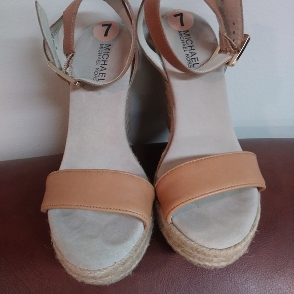MICHAEL KORS LEATHER ESPADRILLE WEDGES Sz 7 - Picture 4 of 6